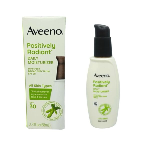 Aveeno Positively Radiant Daily Face Moisturizer with SPF 30 - 2.3 fl oz / 68 ml - Picture 1 of 3